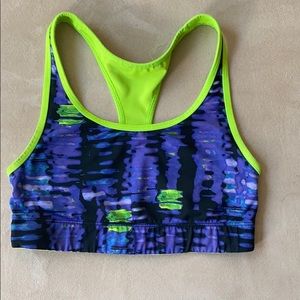 Reversible sports bra